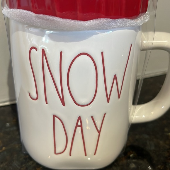 Rae Dunn - SNOW DAY - topper mug - Picture 2 of 2